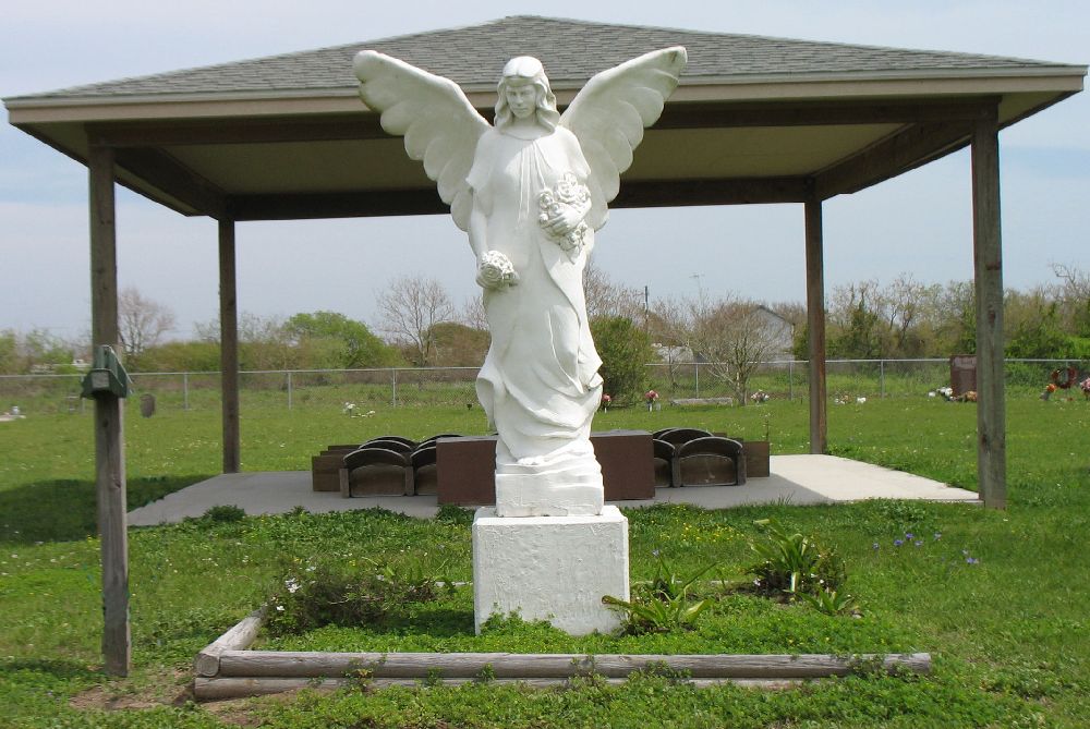 angel statue